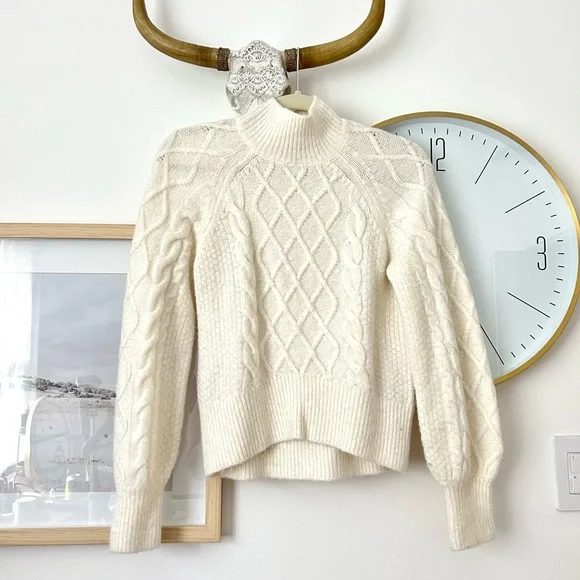 A&F Cozy Cable Knit Sweater - Cream XS - Picture 1 of 5